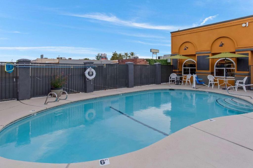 Quality Near I-5 Hotel Redding